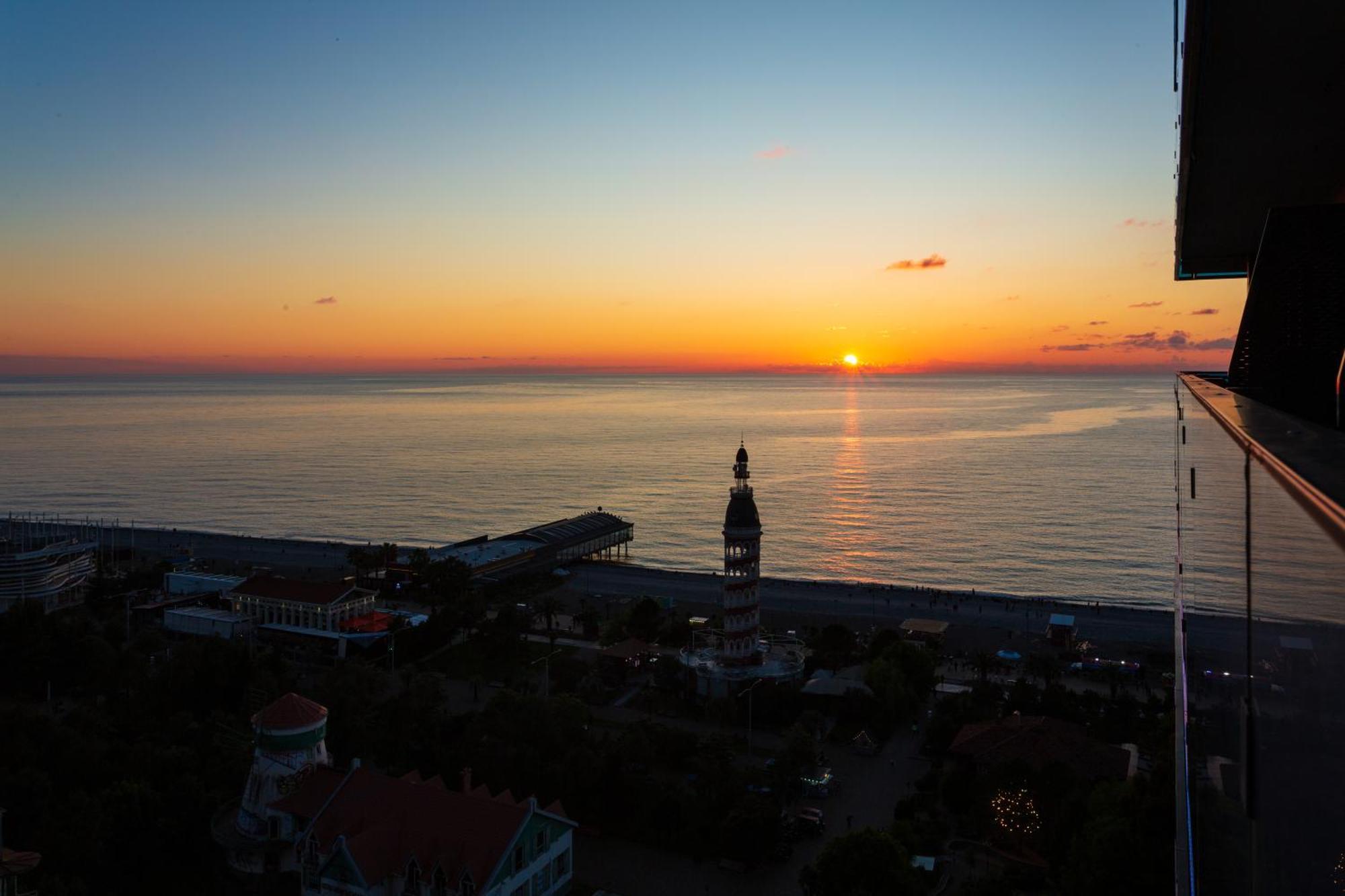Seaside Batumi Apartment Bagian luar foto